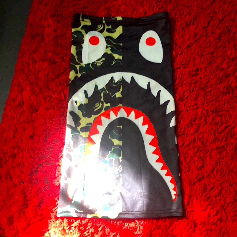 Bape mask/gator